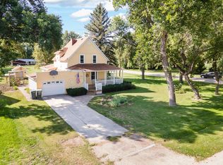 220 2nd Ave E, Hunter, ND 58048