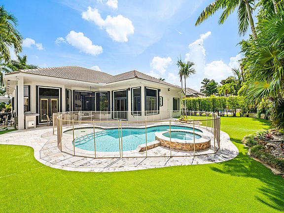 3rd image of 10800 Blue Palm Street