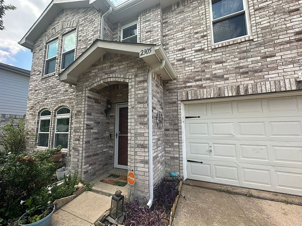 1st image of 2305 Live Oak Dr