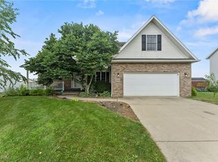 1603 Sturbridge Dr, Louisville, OH 44641