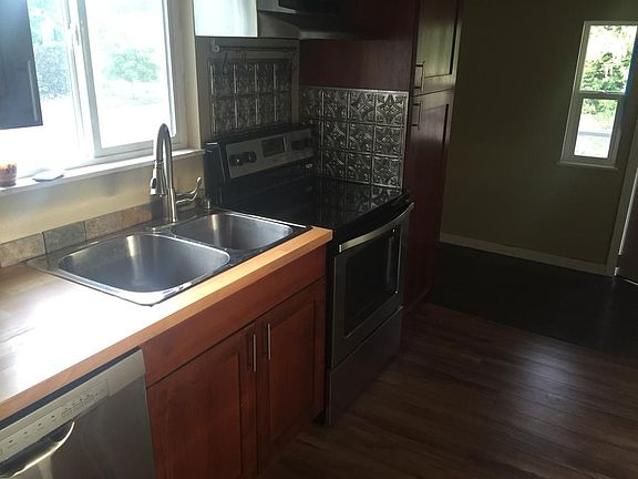 4th image of 1229 W Plum St
