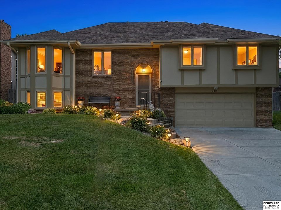 1st image of 910 Joseph Dr