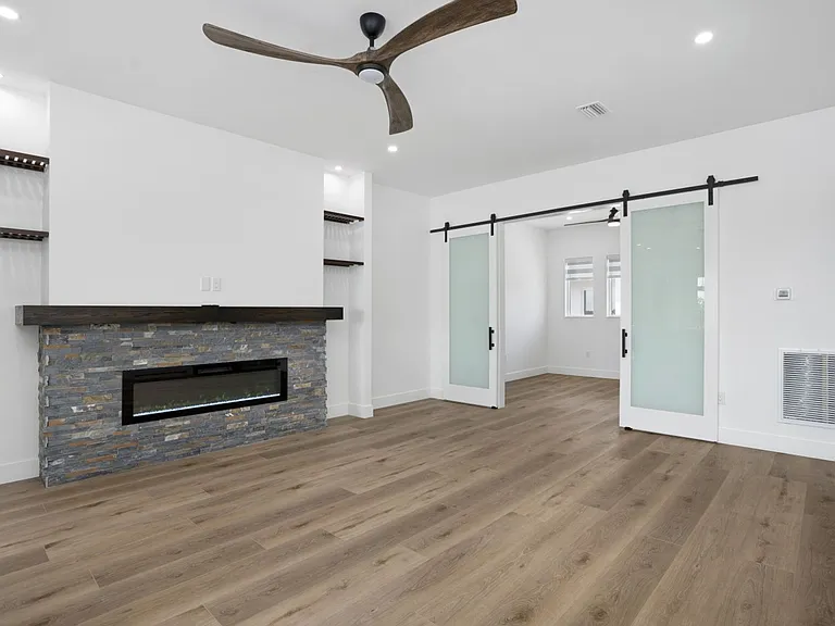 711 Tropical Dr — Photo 26