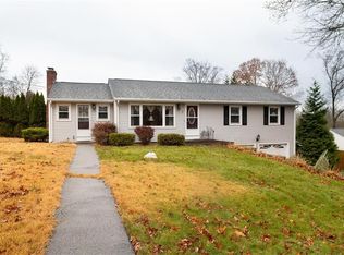 7 Columbia Dr, Cumberland, RI 02864