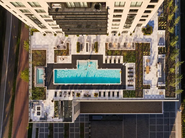 1111 W River Pkwy #27C, Minneapolis, MN 55415