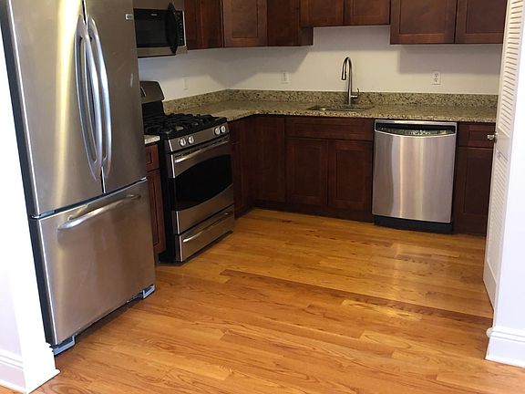 3rd image of 851 22nd St #510