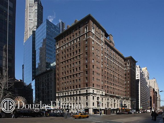 3rd image of 101 W 55th St APT 2C