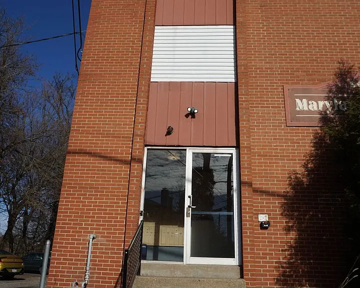 564 Maryland Ave — Photo 1