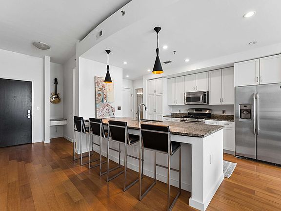 3rd image of 900 20th Ave S APT 709