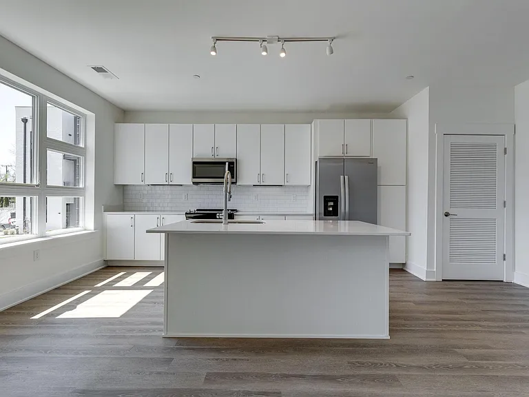 542 Southgate Ave #216 — Photo 4