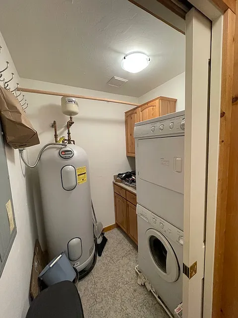 2 bed, 897 sqft, $2,100 — Photo 3