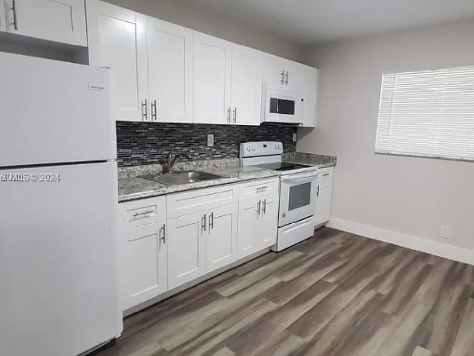 450 SW 2nd St #518