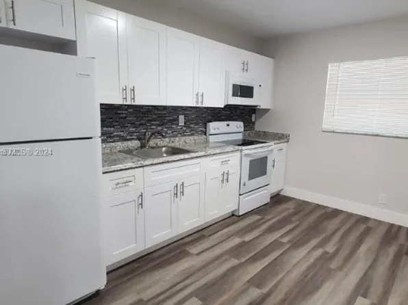 450 SW 2nd St #518, Pompano Beach, FL 33060