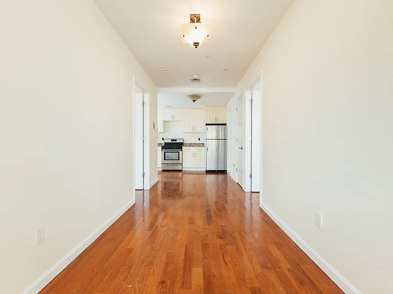 263 Evergreen Ave #3F — Photo 5
