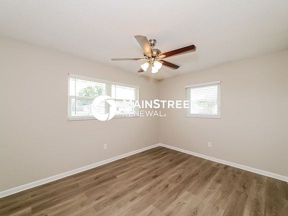 4th image of 850 Silver Springs Ter NW