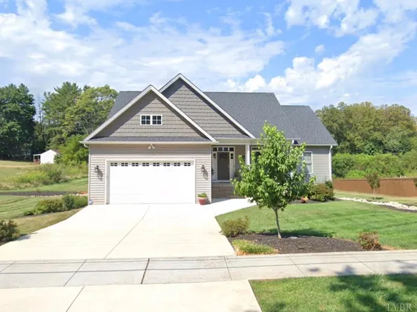 1225 Lockewood Dr, Lynchburg, VA 24502