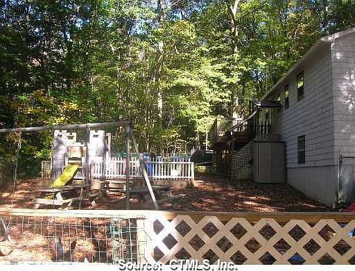 2nd image of 18 Oakwood Dr