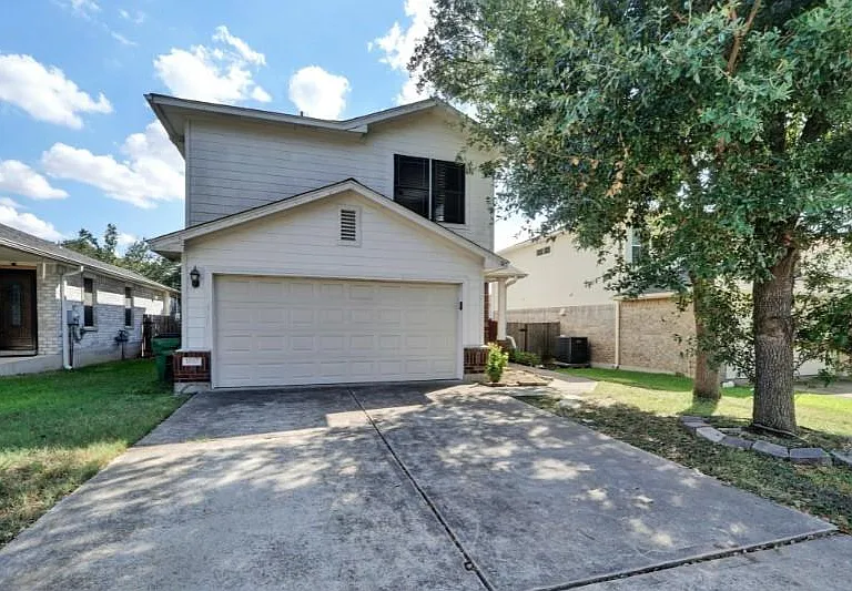 1017 Doras Dr — Photo 2