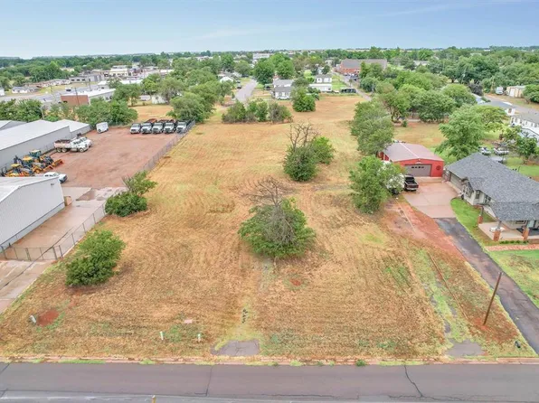 529 E 3rd St #5-7, Elk City, OK 73644