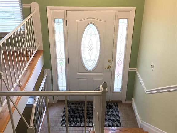 2nd image of 9837 Briardale Ct
