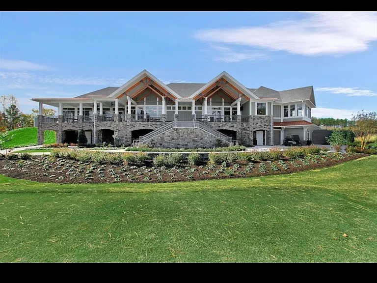 Golf Club/ restaurant