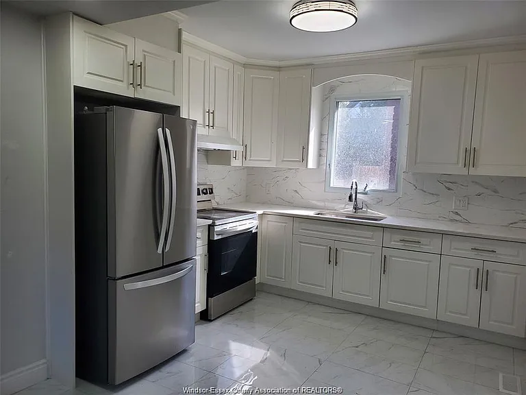 348 Caroline St — Photo 7