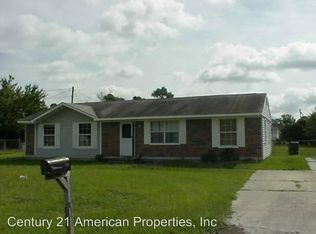 104 Riegel Dr, Hubert, NC 28539