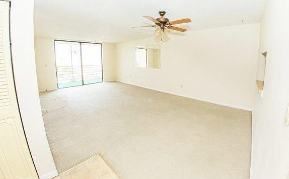 5th image of 2800 Somerset Dr APT 407J