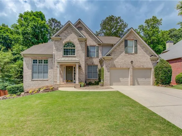 6380 Grand Magnolia Dr, Sugar Hill, GA 30518