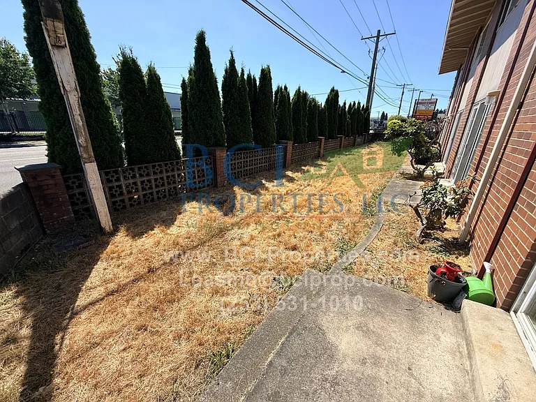 8624 Pacific Ave — Photo 5