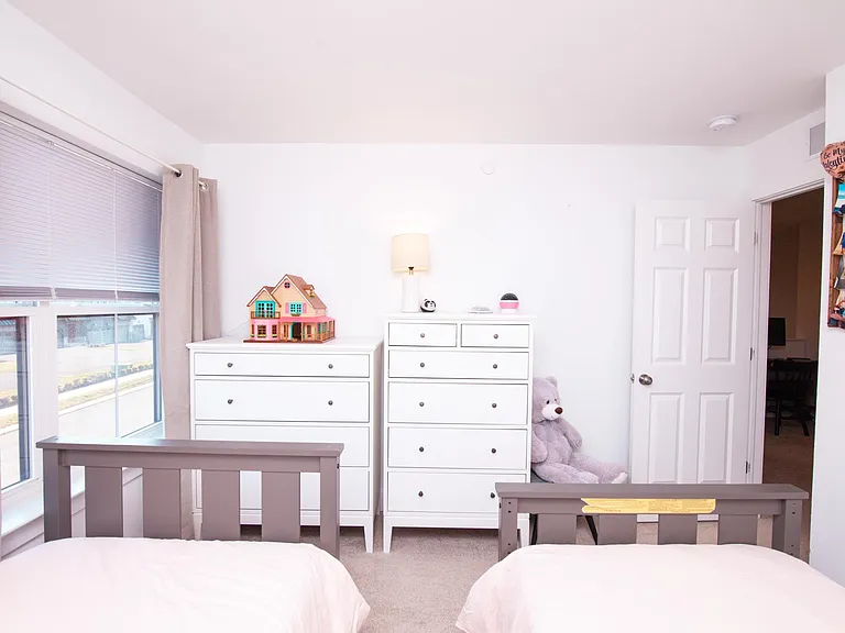 313 Estate Dr — Photo 2