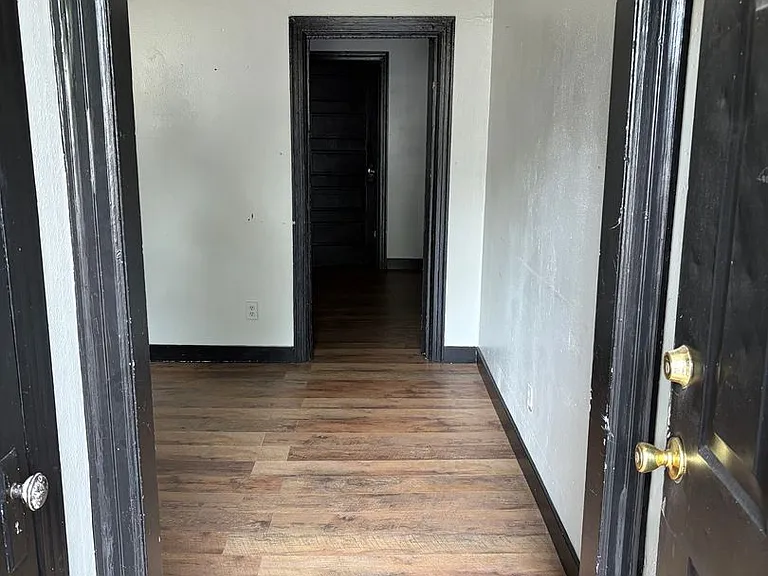 906 S 19th St — Photo 3
