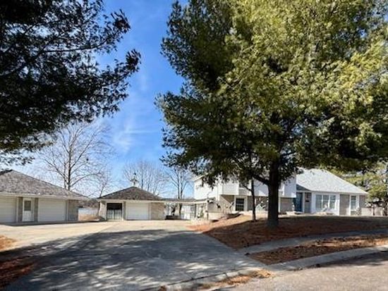 802 E Concord Dr, Plattsburg, MO 64477
