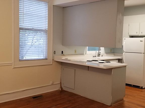 4th image of 218 E Park Ave APT 2