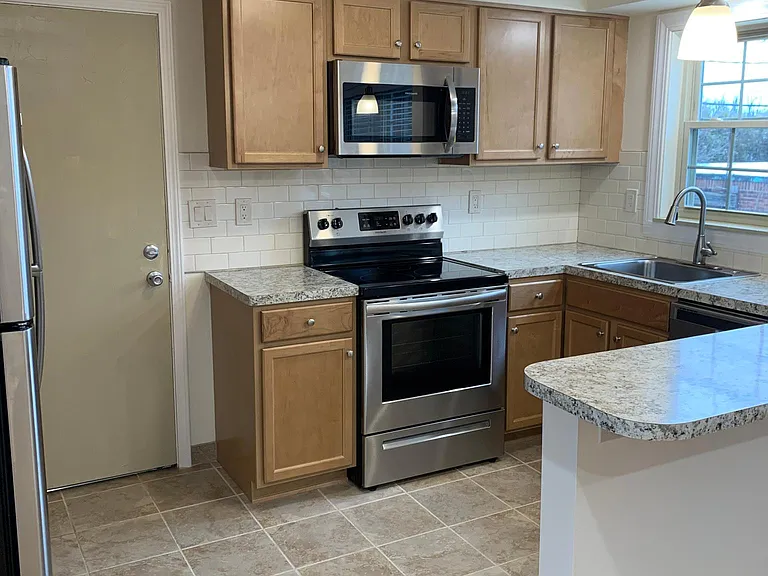 68 Wehrle Dr #6 — Photo 17