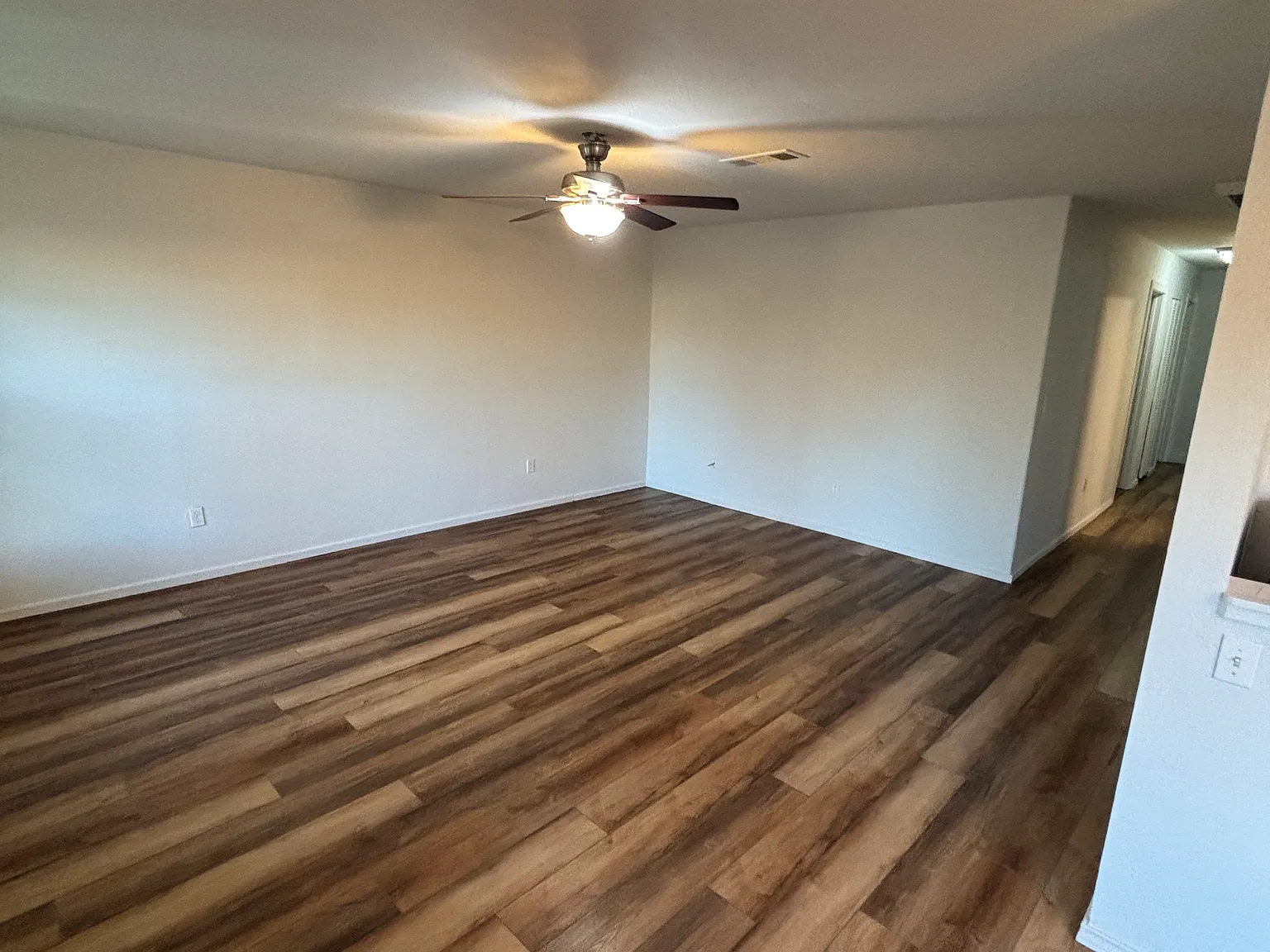 4 bed, 1496 sqft, $1,375 — Photo 2