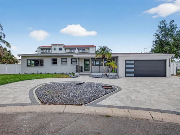 1866 Venetian Point Dr, Clearwater, FL 33755