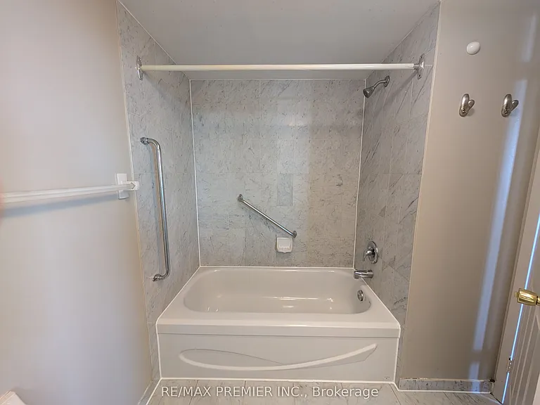5 Concorde Pl #2809 — Photo 18