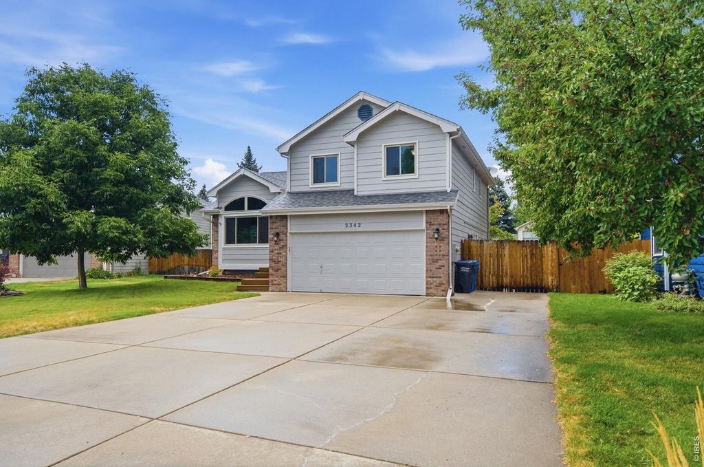 2342 Hampshire Ct