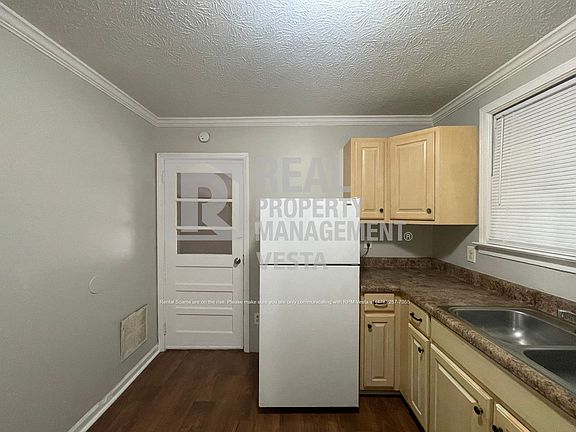 5th image of 1214 James St