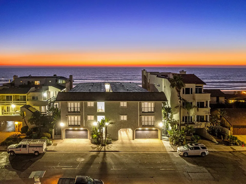 1220 Seacoast Dr #15