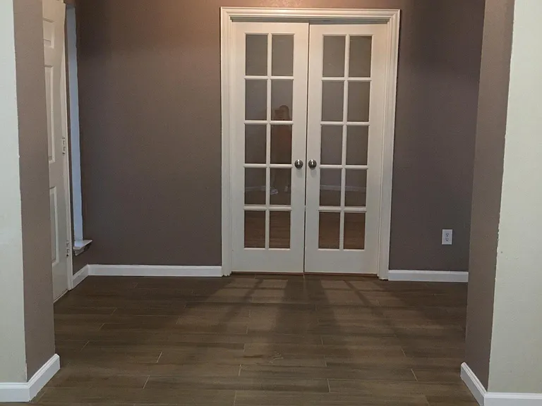 10215 Waterbury Dr — Photo 4