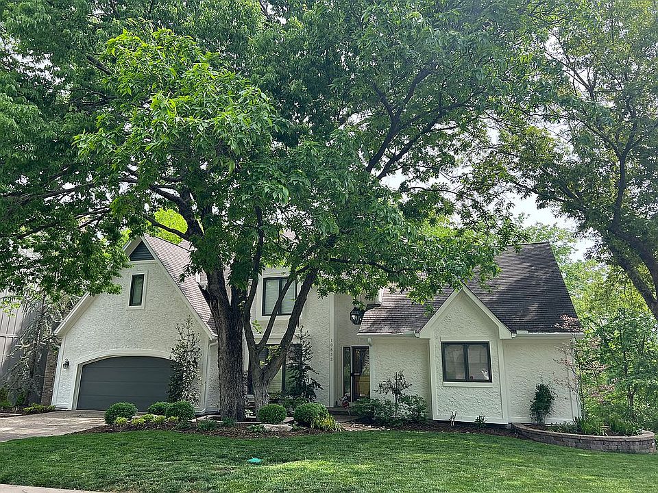 2nd image of 10833 Barton St