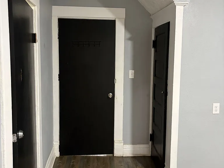 724 W Elm St — Photo 13