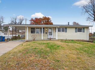 2 Canary Ct, Florissant, MO 63031