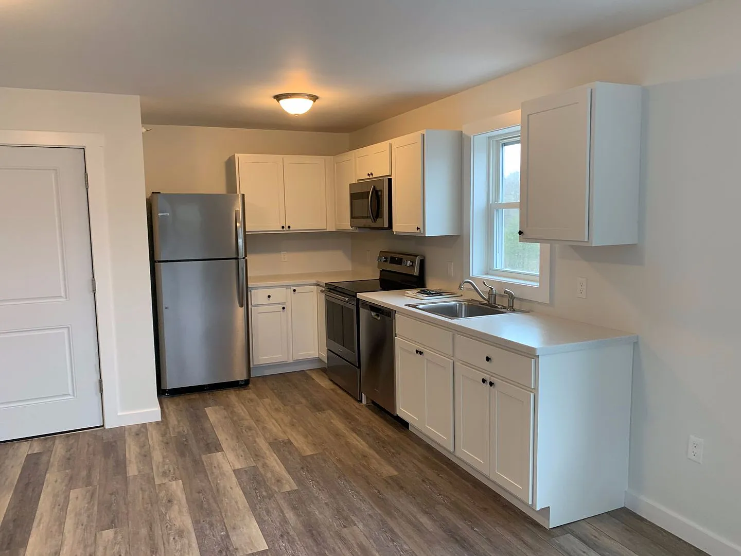 233 Bridge Street — Photo 1
