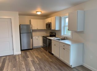 233 Bridge St APT 5, Morrisville, VT 05661