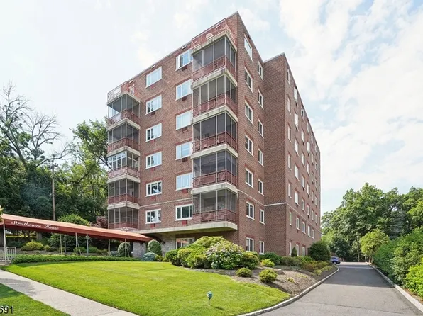 11 Euclid Ave #5C, Summit City, NJ 07901