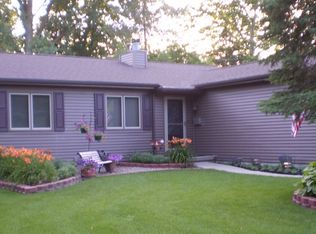 3407 Cambridge St, Midland, MI 48642