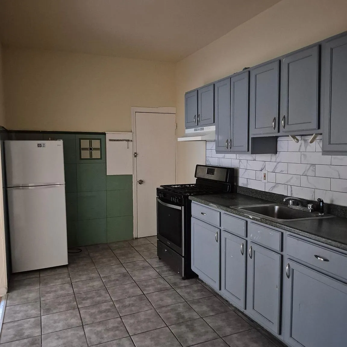 1 bed, 1.0 bath, 825 sqft, $1,500 — Photo 1